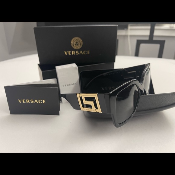 Versace sunglasses - Picture 2 of 4